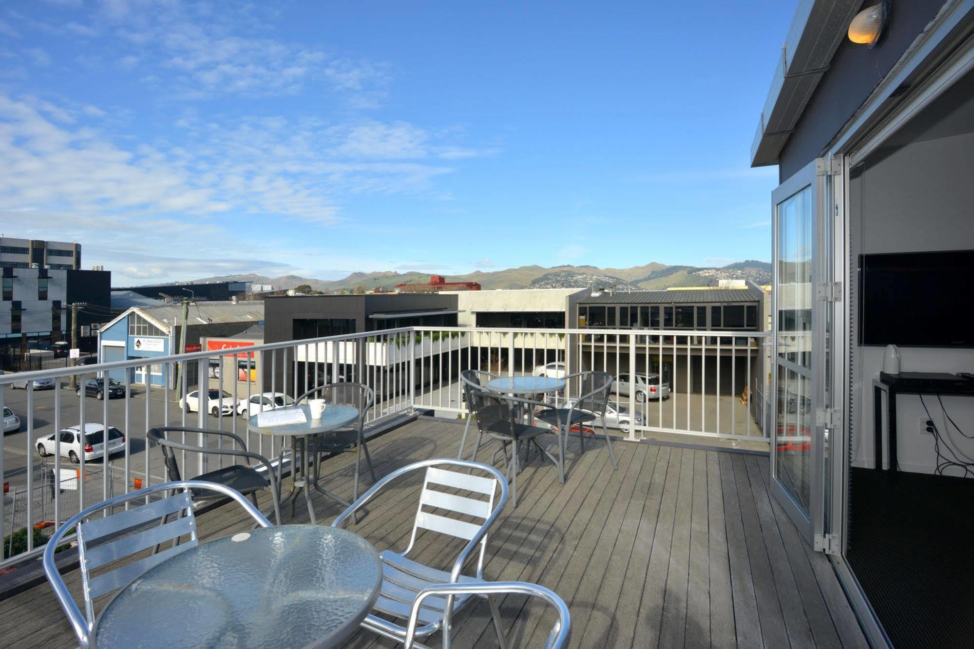 Southwark Hotel & Apartments Christchurch Bagian luar foto